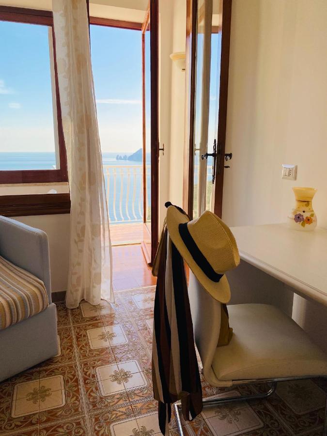 ماسّا لوبْرينسِ Acquamarina Accommodation المظهر الخارجي الصورة